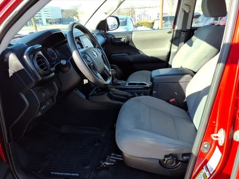 Used 2020 Toyota Tacoma SR image 10