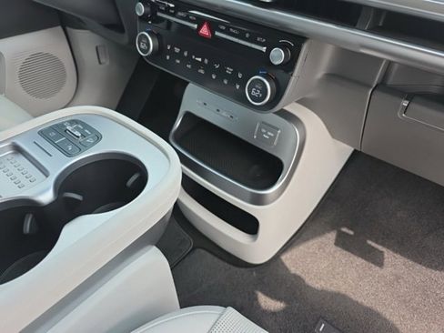 New 2026 Hyundai Ioniq 9 Limited image 18