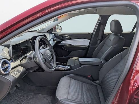 Used 2024 Chevrolet Trax LT FWD image 19