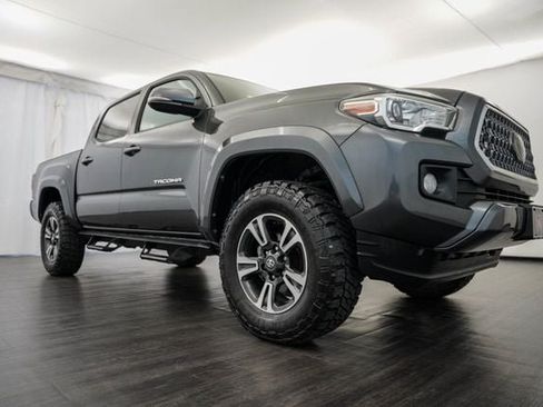 Used 2019 Toyota Tacoma TRD Sport w/ Technology Package RWD image 28