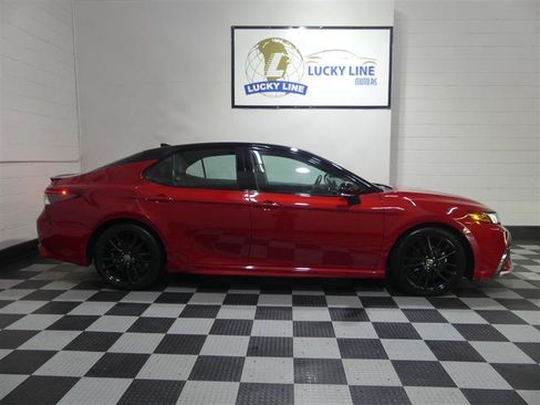 Used 2022 Toyota Camry XSE w/ Navigation Upgrade Package FWD image 6