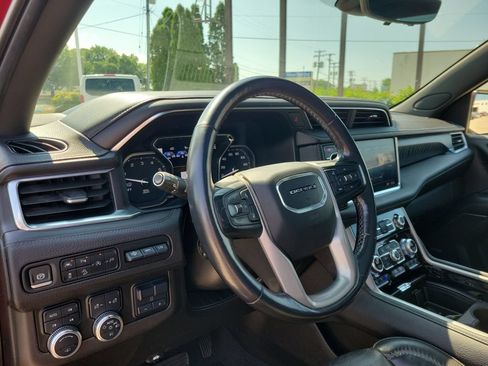Used 2021 GMC Yukon Denali w/ Denali Ultimate Package AWD/4WD image 24