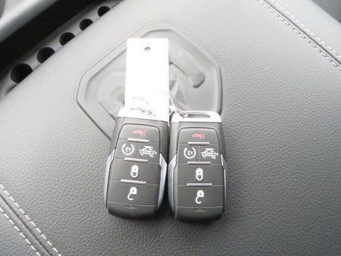 Used 2026 RAM 1500 Laramie AWD/4WD image 26