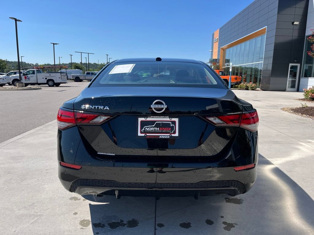 Used 2025 Nissan Sentra SV FWD image 19