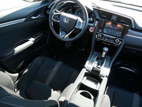Used 2020 Honda Civic EX image 9