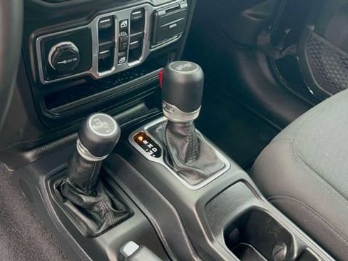 Used 2021 Jeep Wrangler Unlimited Sport AWD/4WD image 18