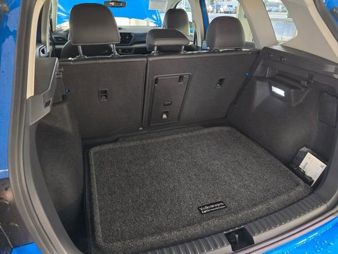 Used 2024 Volkswagen Taos SE image 17