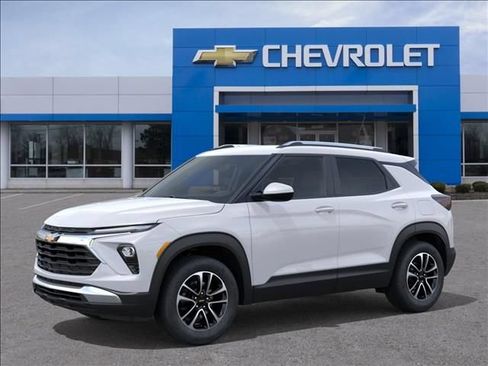 New 2026 Chevrolet TrailBlazer LT w/ Convenience Package FWD image 2