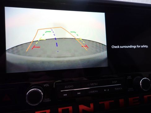 Used 2025 Nissan Frontier PRO-4X AWD/4WD image 4