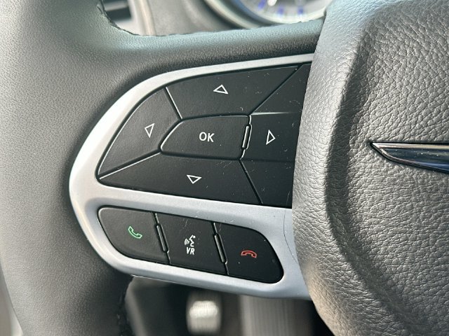 Used 2023 Chrysler 300 Touring w/ Sport Appearance Package RWD image 43