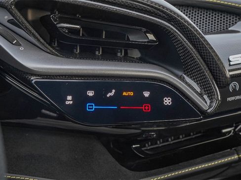 Used 2023 Ferrari SF90 Spider image 30