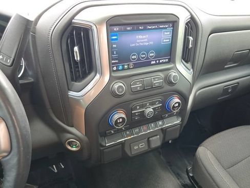 Used 2021 Chevrolet Silverado 1500 LT AWD/4WD image 36