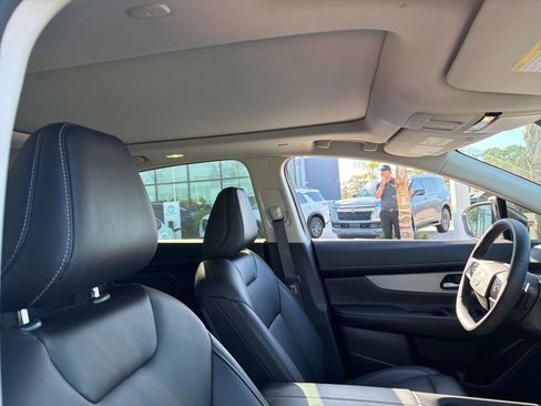 Certified 2025 Nissan Murano SL image 15