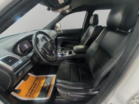 Used 2021 Jeep Grand Cherokee Laredo X AWD/4WD image 9