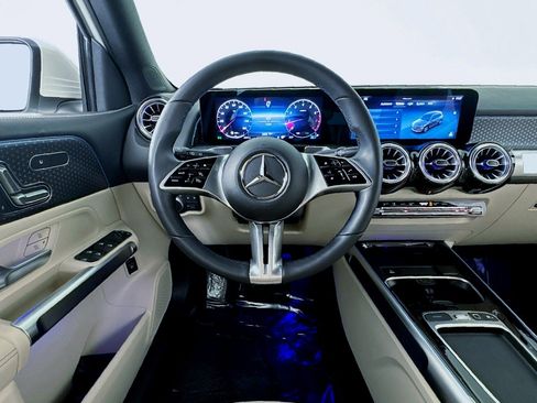 Certified 2025 Mercedes-Benz GLB 250 image 5