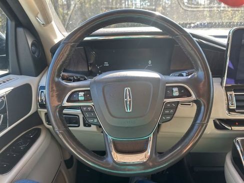 Used 2018 Lincoln Navigator Select w/ Technology Package image 23