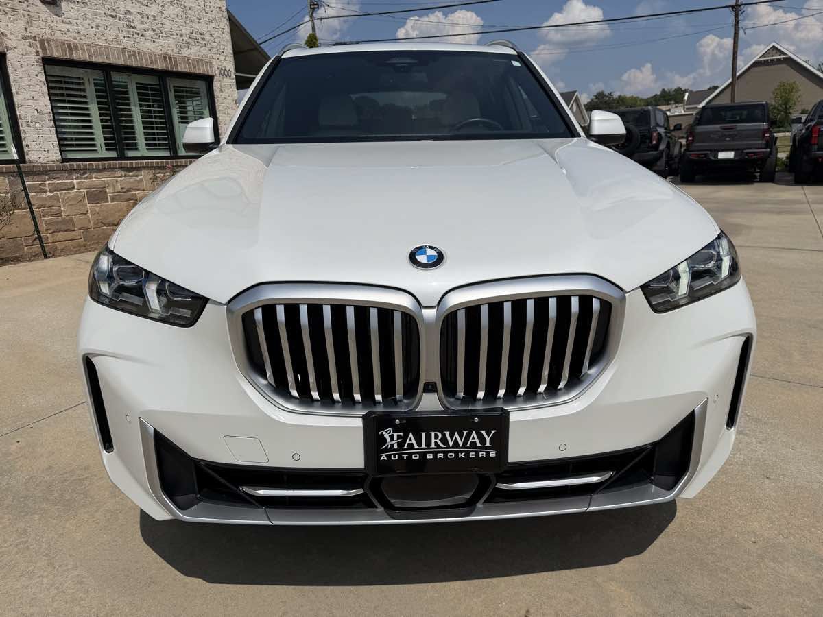 Used 2026 BMW X5 xDrive40i AWD/4WD image 3