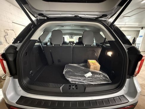 New 2026 Ford Explorer Active image 25