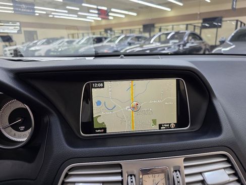 Used 2016 Mercedes-Benz E 550 Cabriolet image 32