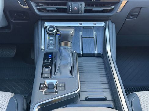 Used 2024 Lexus GX 550 image 20