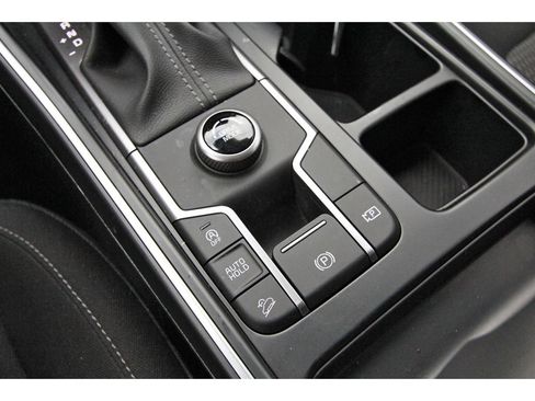 Certified 2026 Kia Sorento LX FWD image 30