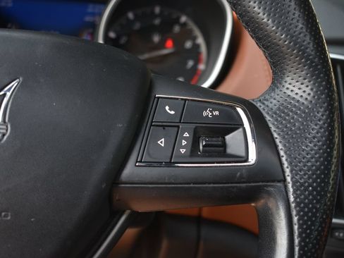 Used 2020 Maserati Levante AWD/4WD image 15