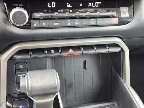 Used 2022 Toyota Tundra Limited image 15