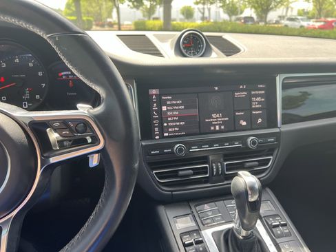 Used 2019 Porsche Macan image 26