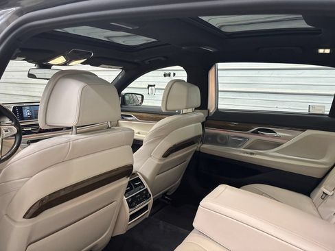 Used 2019 BMW 750i xDrive w/ Executive Package AWD/4WD image 25
