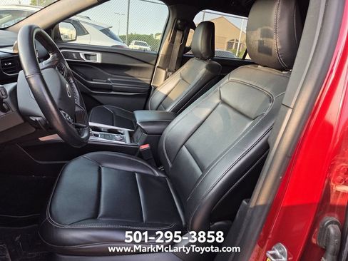 Used 2020 Ford Explorer XLT w/ Equipment Group 202A AWD/4WD image 8