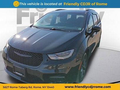 Used 2021 Chrysler Pacifica Touring w/ S Appearance Package