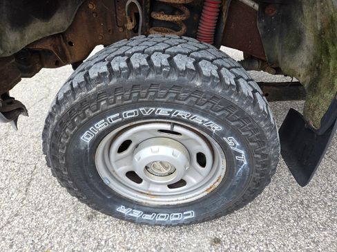 Used 2012 Ford F250 XL AWD/4WD image 8