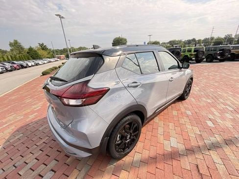 Used 2023 Nissan Kicks SR w/ SR Premium Package FWD image 34