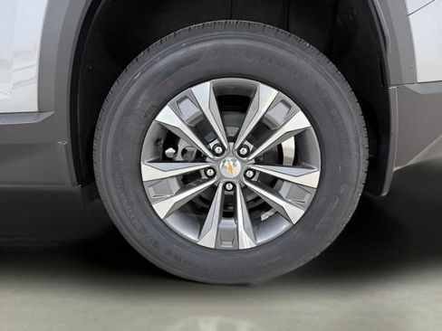 New 2026 Chevrolet Equinox LT w/ Convenience Package II FWD image 43