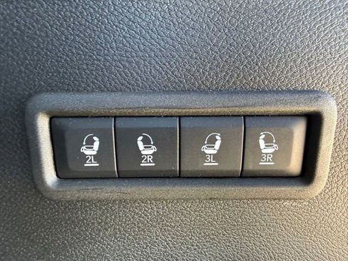 Used 2025 Jeep Wagoneer Series III w/ Premium Group I AWD/4WD image 18