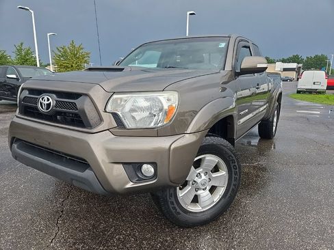 Used 2013 Toyota Tacoma 4x4 Access Cab V6 w/ TRD Sport Pkg image 1