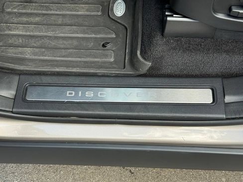 Certified 2025 Land Rover Discovery Dynamic SE AWD/4WD image 12