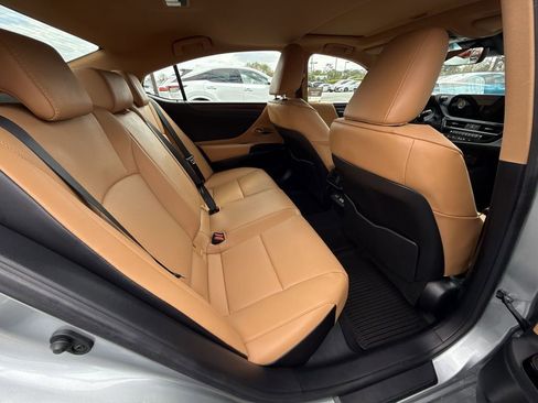 Used 2025 Lexus ES 350 w/ Premium Package image 17
