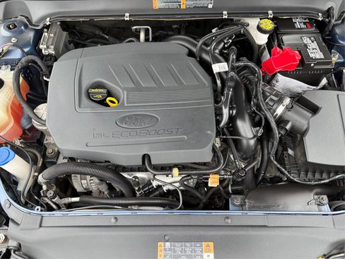 Used 2018 Ford Fusion SE w/ Fusion SE Technology Package FWD image 12