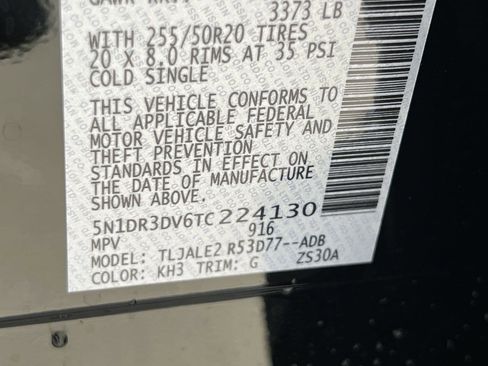 New 2026 Nissan Pathfinder Platinum image 18