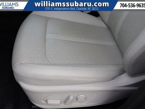 Used 2023 Kia Sorento S w/ Panoramic Sunroof Package image 19