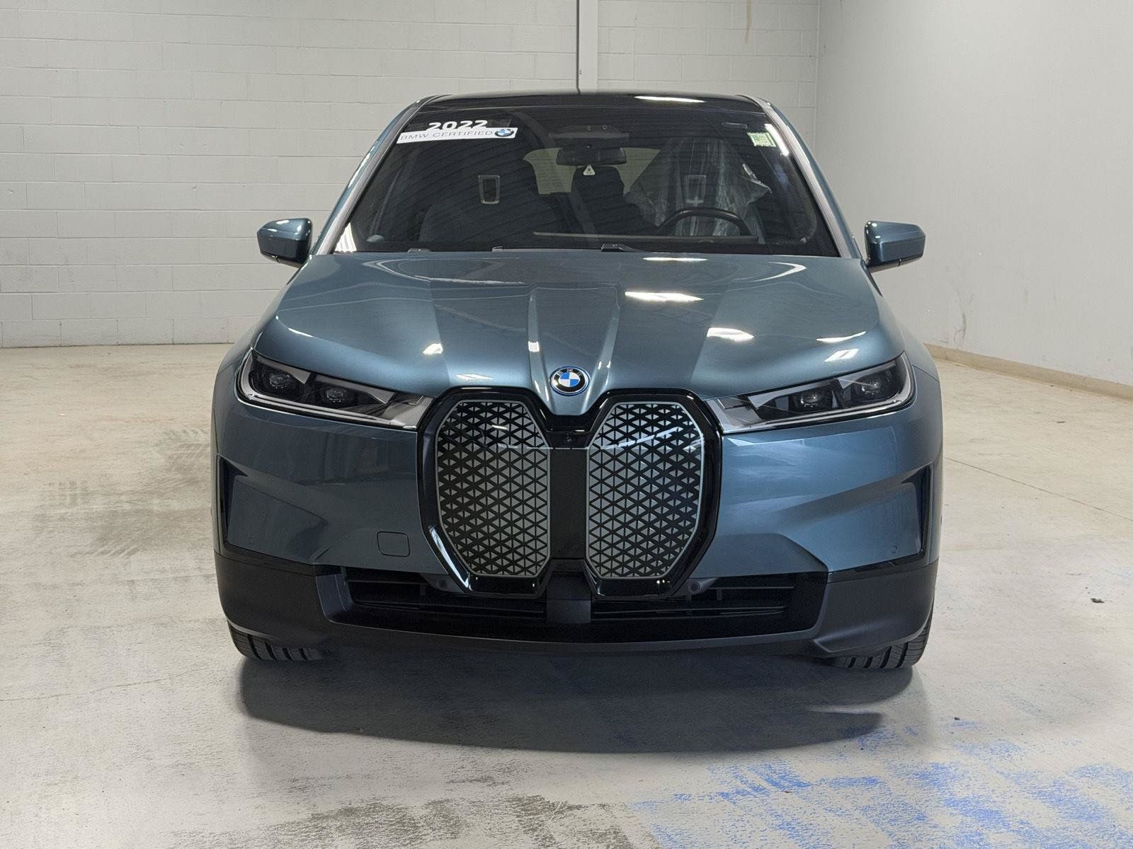 Used 2022 BMW iX xDrive50 w/ Convenience Package AWD/4WD image 13
