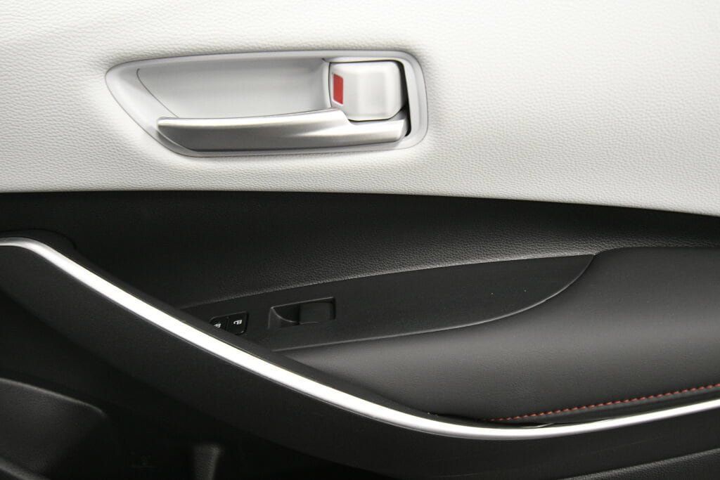Used 2023 Toyota Corolla SE w/ Carpet Mat Package (TMS) FWD image 26