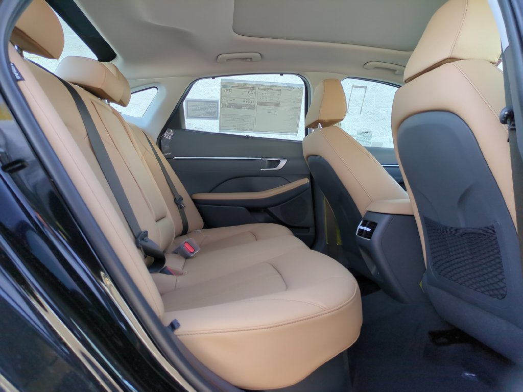 Used 2025 Hyundai Sonata Limited FWD image 13