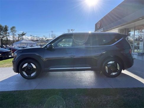New 2026 Kia EV9 Wind image 12