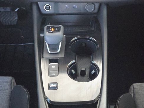 Used 2023 Nissan Rogue SV image 19