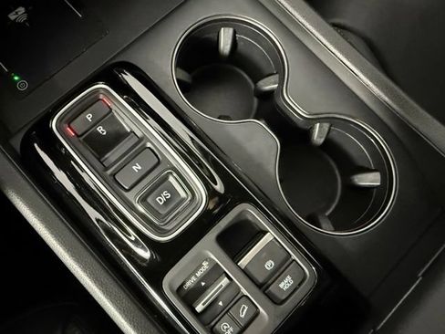 Used 2025 Honda Pilot EX-L image 25