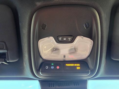 Used 2024 Chevrolet Colorado W/T image 24