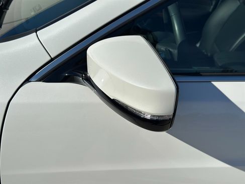 Used 2017 Acura TLX image 14