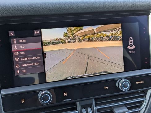 Certified 2026 Porsche Macan AWD/4WD image 19